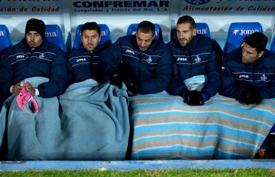 VIDEO Împăturit pe bancă » Marica a aşteptat o oră să joace la Getafe - Levante, scor 1-0