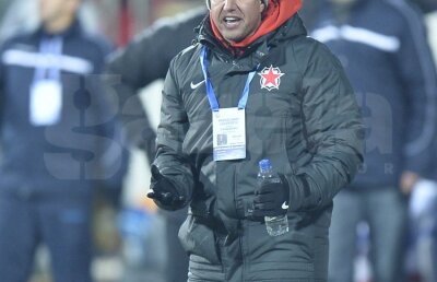 Îşi ceartă jucătorii » Reghecampf: "Pîrvulescu şi Tănase au greşit la gol!"