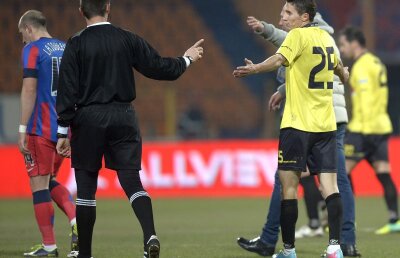"Pinalti" face scandal după înfrîngerea cu Steaua: "Am avut două penaltyuri neacordate! Deaconu trebuie schimbat"