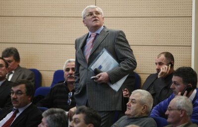 Cum se trag sforile în culise pentru alegerile FRF: ”Nu vă p... contra vîntului!"