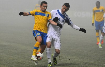 VIDEO Victorie oarbă » Petrolul a învins ceaţa de la Tîrgu Jiu şi s-a impus cu 1-0 în faţa Pandurilor