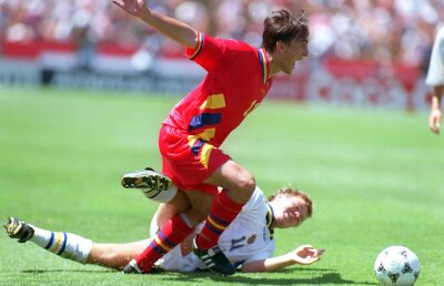 Ziua unei legende steliste: Ilie Dumitrescu la 45 de ani » Să revedem golurile magice din meciul cu Argentina