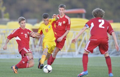 Patru echipe europene îl urmăresc pe fiul lui Hagi. Regele are planuri mari cu el: ”Ianis? Real sau Barca!”