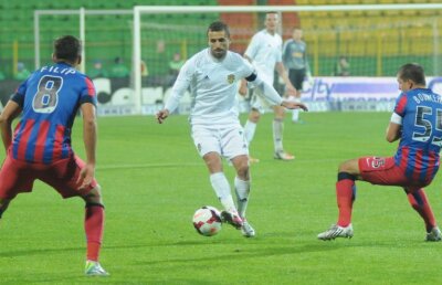 "Cum e mai bine?" » Porumboiu îl împinge pe Sînmărtean spre Steaua printr-o comparaţie amuzantă :D