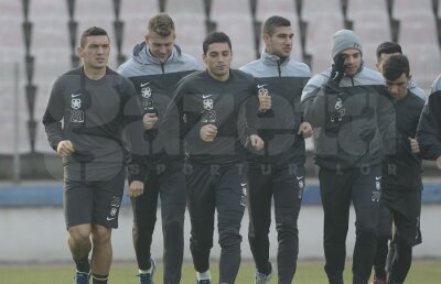 UPDATE FOTO E oficial! Keşeru a semnat contractul » Primele imagini cu fotbalistul în echipamentul Stelei