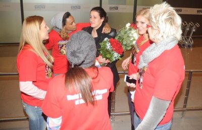 Surpriză pentru Andreea Lekici! » Cum a fost aşteptată sîrboaica la aeroport de coechipierele ei