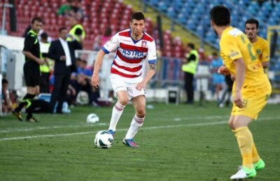 FOTO Oţelul împlineşte 50 de ani de la înfiinţare şi vrea să îşi schimbe emblema! Fanii reacţionează: "Modelul e hidos"