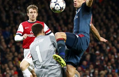 VIDEO Penalty-ul şi eliminarea lui Szczesny l-au scos din minţi pe Arsene Wenger: ”Arjen Robben a trişat!”