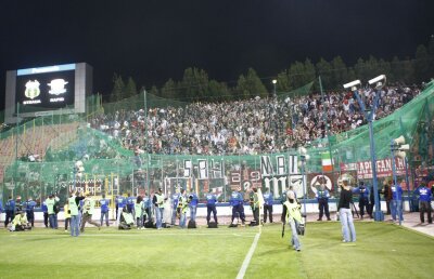 Steaua aplică metoda folosită şi în cazul meciurilor cu Rapid » Le-a pregătit ţarcul "cîinilor"