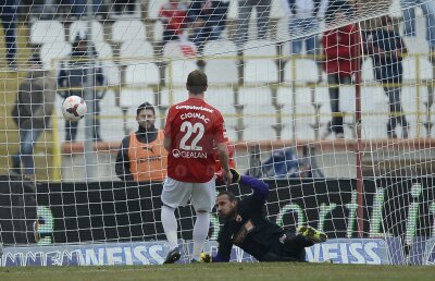 FOTO şi VIDEO Dinamo - Viitorul 1-2 » Dezastru pentru "cîini" în primul meci din 2014, debut de coşmar pentru Cioinac!
