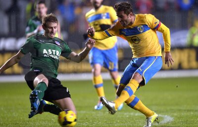 VIDEO şi FOTO Petrolul a învins-o pe Oţelul, scor 2-0, şi s-a apropiat la 5 puncte de Steaua » Teixeira şi Tamuz au înscris