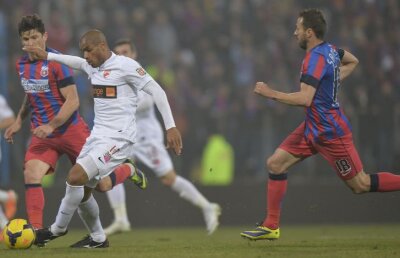 Lipseşte dirijorul, Laurenţiu Reghecampf nevoit să schimbe » Cum va arăta Steaua la meciul cu CFR Cluj