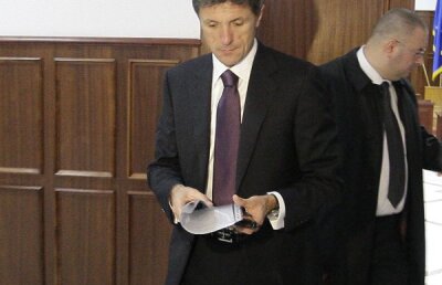 De ce a fost condamnat Popescu deşi a plătit dările către stat în cazul Bratu? » Un avocat explică: "Nu poţi da impozit pentru o maşină furată!"