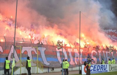 S-a lăsat cu amenzi » Steaua şi Dinamo au fost sancţionate după derby. "Roş-albaştrii" au scăpat la mustaţă de suspendare