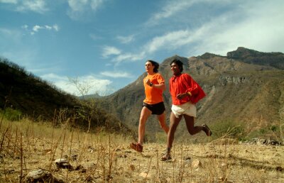 Supereroii care se hrănesc cu plante » Cum pot merge mînă în mînă ultramaratonul şi veganismul