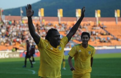 VIDEO Italo-moldovenii » Mike Temwanjera a decis meciul cu Săgeata, scor 1-0