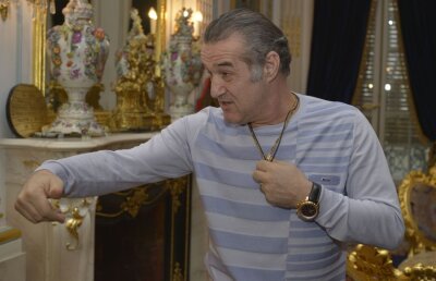 Mama lui Gigi Becali a mers la preşedintele Traian Băsescu să-l convingă să-i elibereze fiul: "Vor să-l nenorocească de tot!"