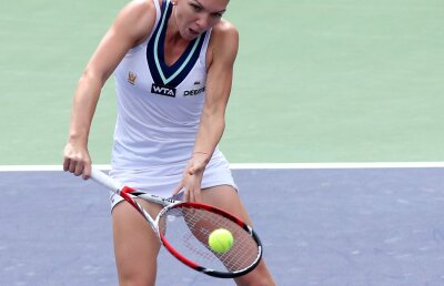 Doi ani contează » Simona Halep s-a impus în duelul cu Eugenie Bouchard şi s-a calificat în sferturi la Indian Wells