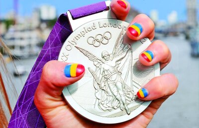 "Prin rentele viagere încercăm să ne plătim vina că nu i-am ajutat pe campioni înainte de a urca pe podium?", întreabă Maria Andrieş într-un editorial de o luciditate insuportabilă