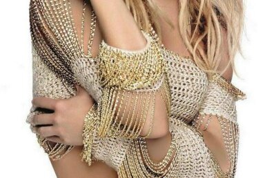 Shakira îşi descrie relaţia cu Pique: "Gerard e fundaşul, eu portarul" :)