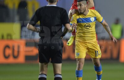 FOTO şi VIDEO "Tocaţi" de arbitrul Radu Petrescu, roş-albii au plecat cu un punct de la Ploieşti » Petrolul - Dinamo 2-2