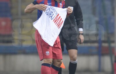 S-a răzbunat pe Mihai Stoica :) » Un stelist şi-a exprimat nemulţumirea că a ajuns rezervă