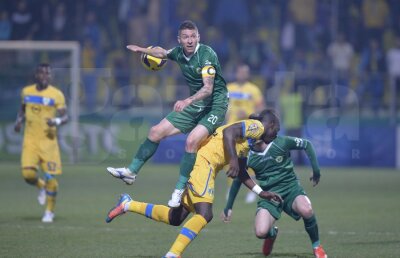VIDEO Concordia cîştigă cu 2-0 în faţa Ceahlăului după un meci cu 3 cartonaşe roşii