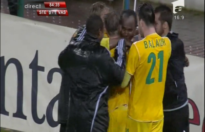 VIDEO Min. 85 » Steaua - FC Vaslui 0-1, gol Mike Temwanjera