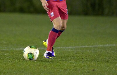 Nu rata mîine la chioşcuri » Un jucător al Stelei riscă să se lase de fotbal! Detalii incredibile, dialoguri necenzurate şi răzbunări