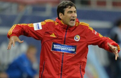 L-a salvat clauza? Victor Piţurcă, aproape de a fi demis: "Nu ne puteam permite!" » Cît ar fi trebuit să plătească FRF