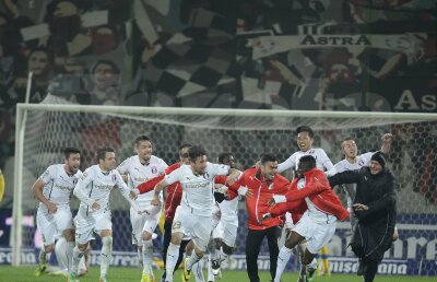 FOTO Astra - Petrolul 2-1 » Paul Papp îi califică pe giurgiuveni în finală cu un gol din ofsaid în ultimul minut