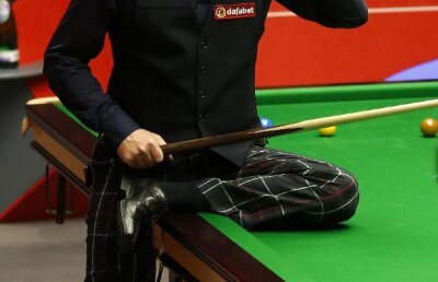 VIDEO Ce a fost în capul lui Alan McManus? Povestea celor mai ciudaţi pantaloni de la CM de snooker :D
