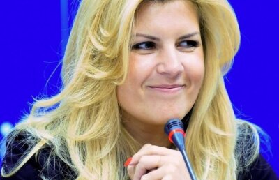 "Chiar dacă Elena Udrea a semnat, ca ministru, doar felicitările de Crăciun şi de Paşte, ea este unul dintre profitorii corupţiei din spatele Galei Bute!”