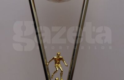 Răsfoieşte online ediţia digitală » GSP vă prezintă în exclusivitate trofeul de campioană