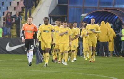 Cu lacrimi în ochi, antrenorul Vasluiului anunţă sfîrşitul pentru club: "Sîntem cu lumînarea în buzunar!"