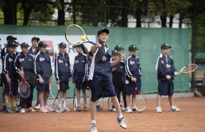 GALERIE FOTO Şi-au întîlnit idolii » Surpriză din partea Gazetei Sporturilor pentru copiii de mingi de la BRD Trophy