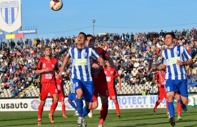 FOTO CS U Craiova a pierdut surprinzător cu Metalul Reşiţa, 1-2! Oltenii tremură pentru promovarea în Liga 1