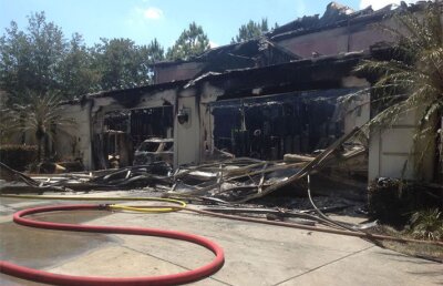 VIDEO Evenimente şocante în SUA » Casa unui fost tenisman a ars din temelii! Patru oameni au ars de vii