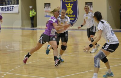 Corona Braşov a cîştigat returul cu U Jolidon Cluj, 34-26 şi s-a calificat în Final 3 al Ligii Naţionale