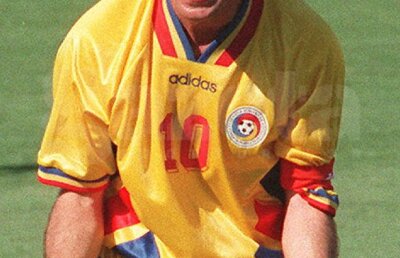 Gică Hagi e cel mai respectat om de fotbal din România. Podiumul e completat cu doi condamnaţi :S