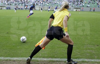 Cît de naivi sîntem? Ce au răspuns românii la întrebarea: Există meciuri trucate?