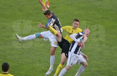VIDEO+FOTO Egal pentru "U" » Clujenii sînt ca şi salvaţi de la retrogradare, după 0-0 la Braşov! "Stegarii" încă au emoţii mari