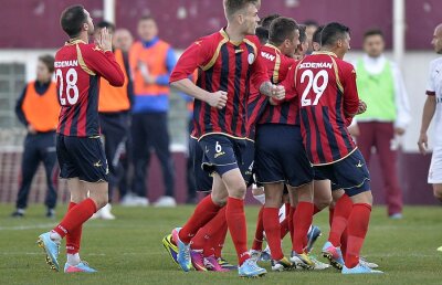 CSMS Iaşi şi ASA Tg. Mureş aproape de Liga 1 » Rapid, victorie importantă în derby-ul cu FC Clinceni, scor 2-1