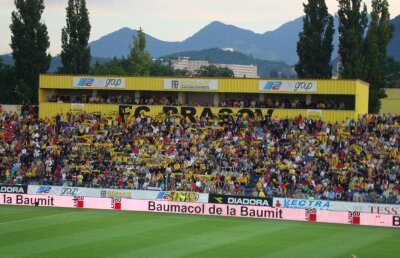 Comentariu de Răzvan Prepeliţă » Steagul Roşu. Însîngerat