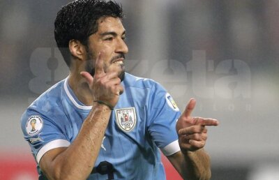 Moment delicat pentru Luis Suarez » Operat de urgenţă la genunchi înainte de Campionatul Mondial