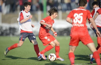 "Cîinii" pregătesc operaţiunea New Dinamo 2 » Un fost atacant al roş-albilor, favorit să preia echipa a doua