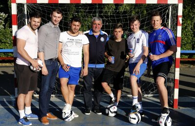 Surpriză cu Pepsi şi Hagi în parc: "Băieţi, mă primiţi şi pe mine la un fotbal?"