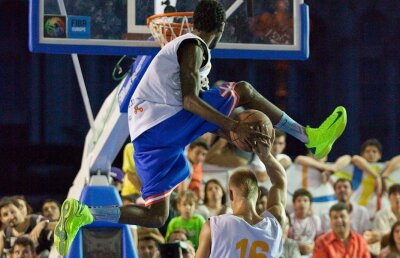 Începe turneul 2 al sezonului 10 » Vino să vezi slam dunk-ul perfect la Sport Arena Streetball!