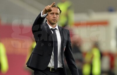 Reghecampf la arabi, David Villa în SUA » Ioaniţoaia întreabă: "Sînt de condamnat cei care pleacă la capătul pămîntului pentru bani?"