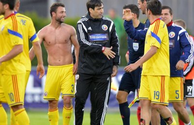 Dezbatere "naţională" » Alin Buzărin e de părere că Piţurcă n-are soluţii: "Campionatul îi oferă doar firimituri!". E de vină selecţia sau valoarea fotbalului românesc?